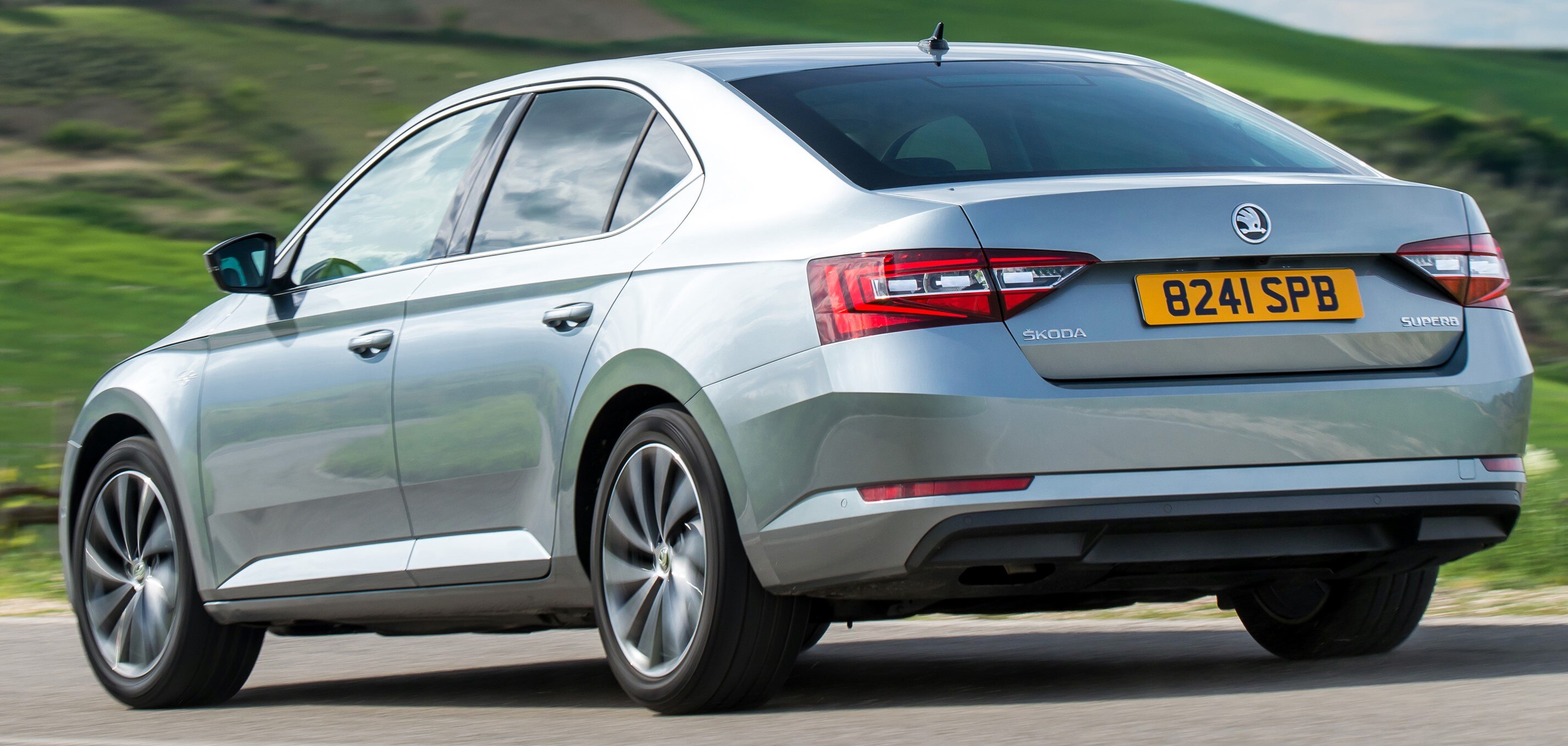 Škoda Superb Review Motors.co.uk