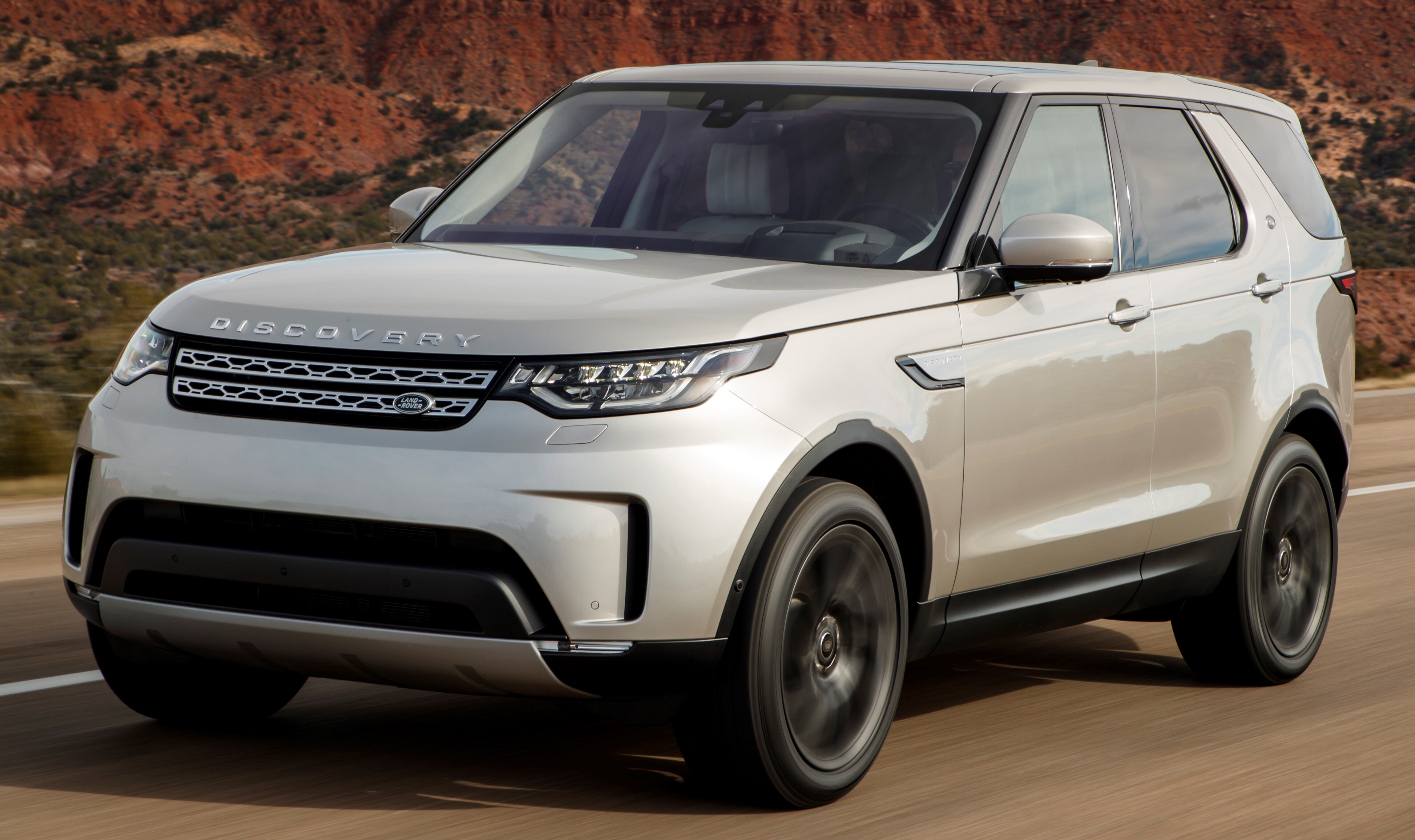 Land Rover Discovery Review | Motors.co.uk