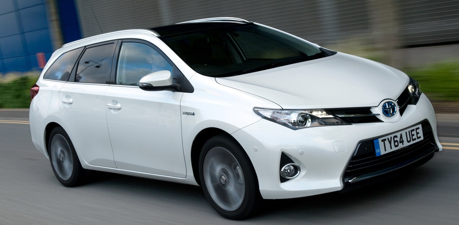 Toyota Auris Hybrid and 120T RS Package Launched in Japan