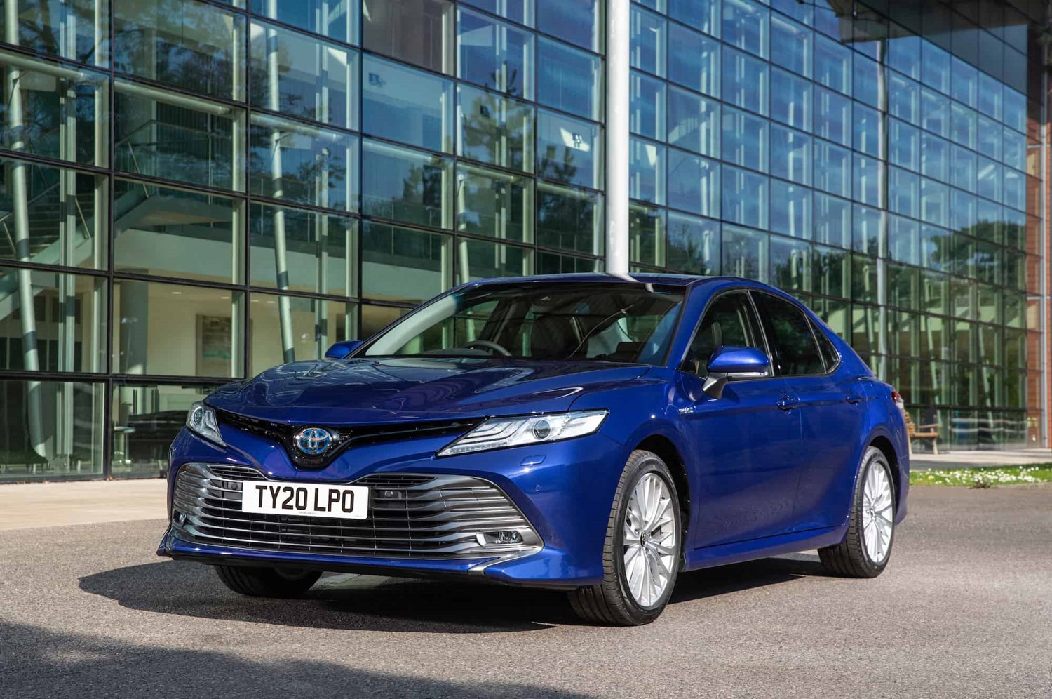Toyota Camry 2020 review Motors.co.uk